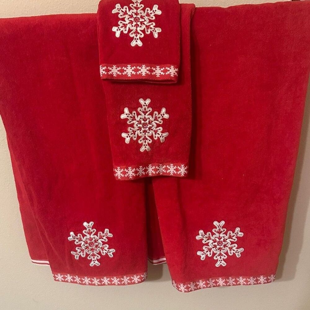 Red Snowflake Embroidered Towel Set Martha Stewart
